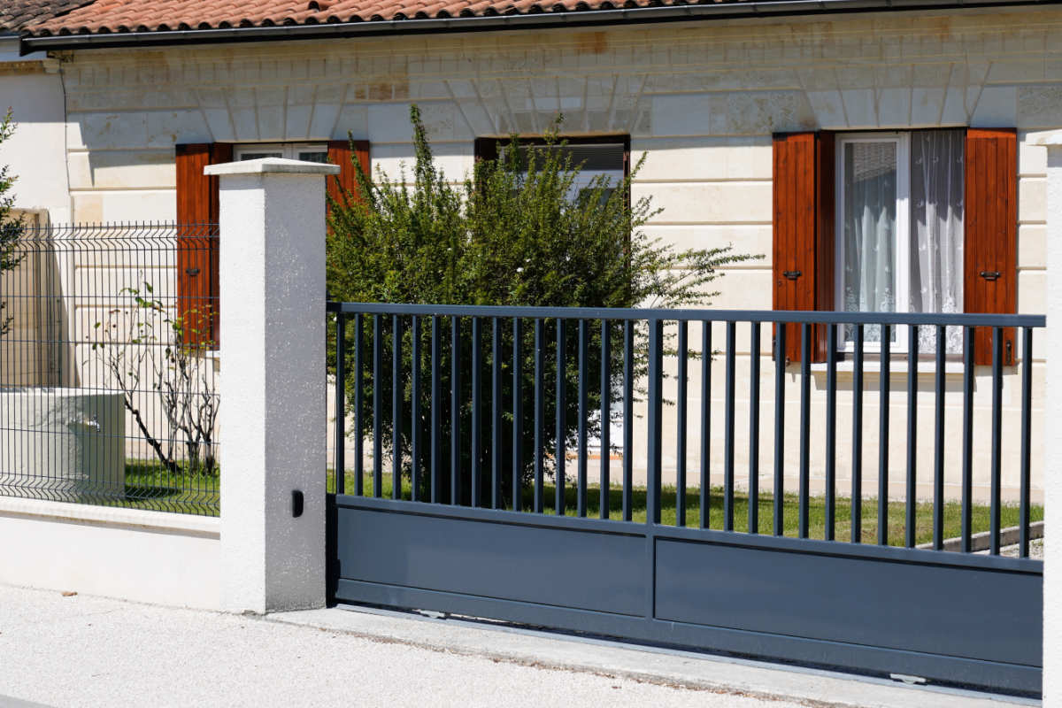 How Do Automatic Gates Work? Access Control Solutions